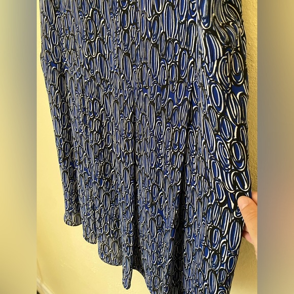 EUC Vince Camuto Tunic Blouse - Picture 5 of 11